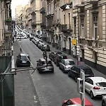 Papali Oda ve Kahvaltı Katanya